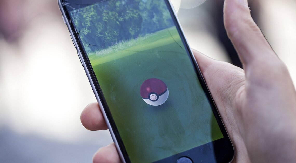 Pokemon Go: How to get and use Pokeballs