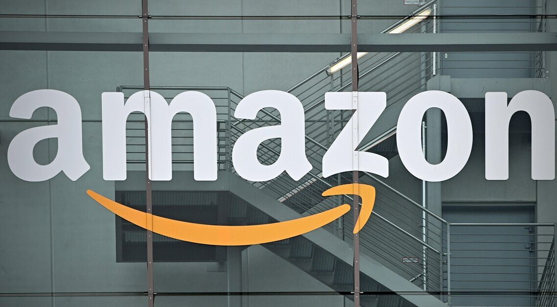 Amazon Hotline: How to reach customer service