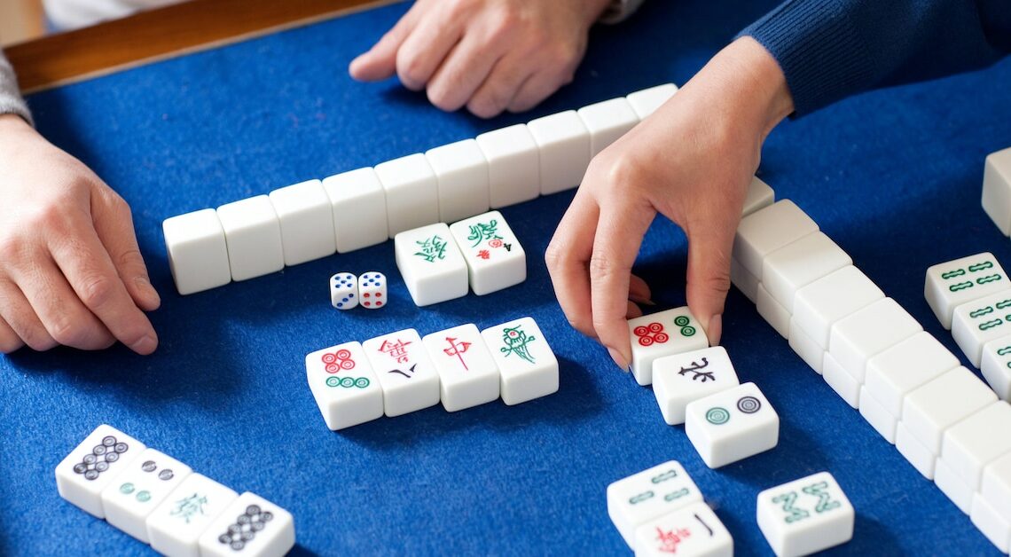 Mahjong: Game rules explained in just a few steps