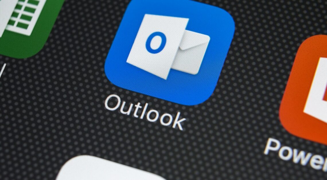 View unread emails in Outlook