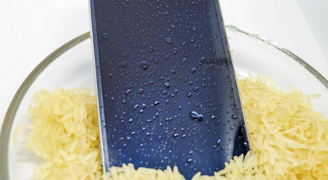 Water damage on the iPhone: what now?